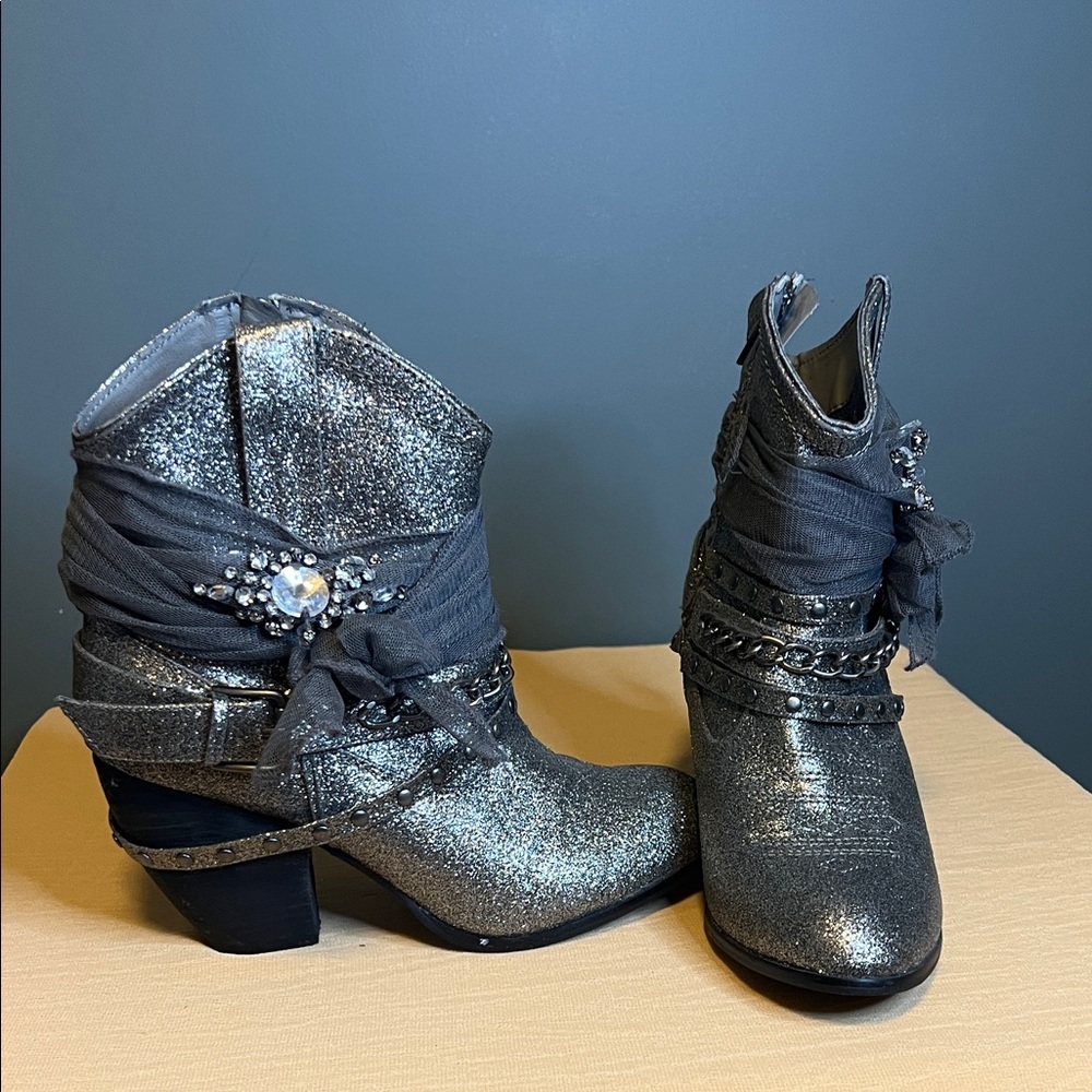 Not Rated Womens Glitzy Trio Harness Boots